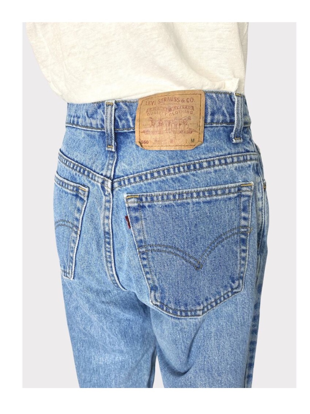 Levi's Vintage 550 Medium Wash High Rise Jeans 28